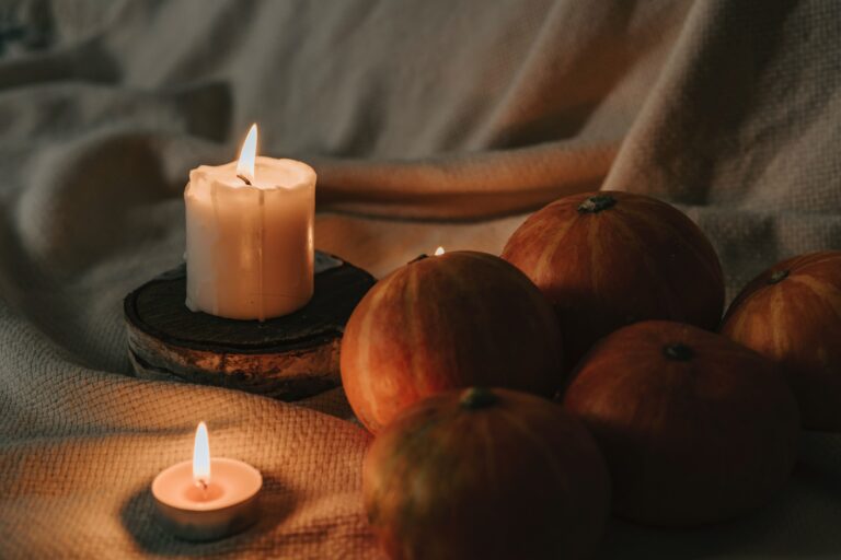 Seasonal Candle Making: A Time-Traveling, Nose-Tickling Odyssey through the Calendar