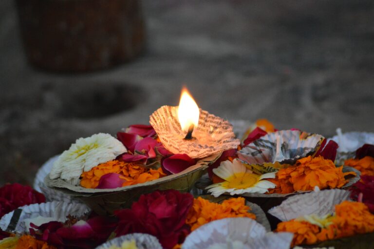 Light Up Your Space: The Art of Candle Decor with Candle Arrangements and Centerpieces